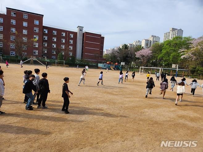 등굣길 건강 달리기 현장.