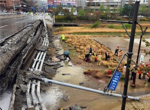 사고가 난 분당구 정자동 정자교 [경기도소방재난본부 제공. 재판매 및 DB 금지]