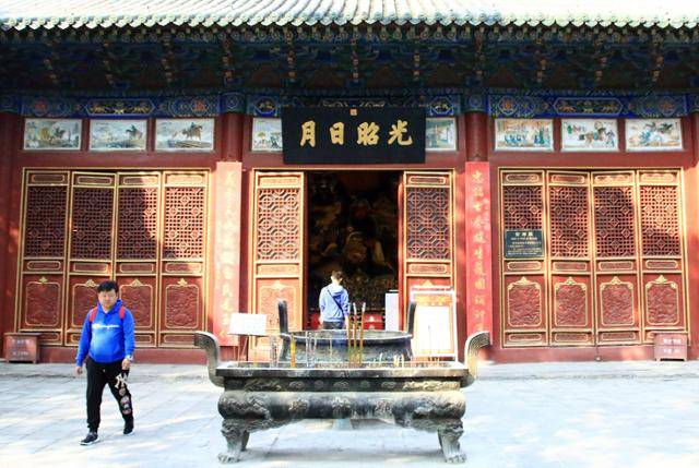 관림 재신전. '광소일월' 편액이 걸려 있다. ⓒ최종명