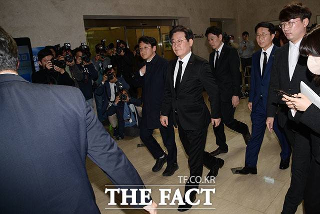 빈소로 향하는 이재명 대표.