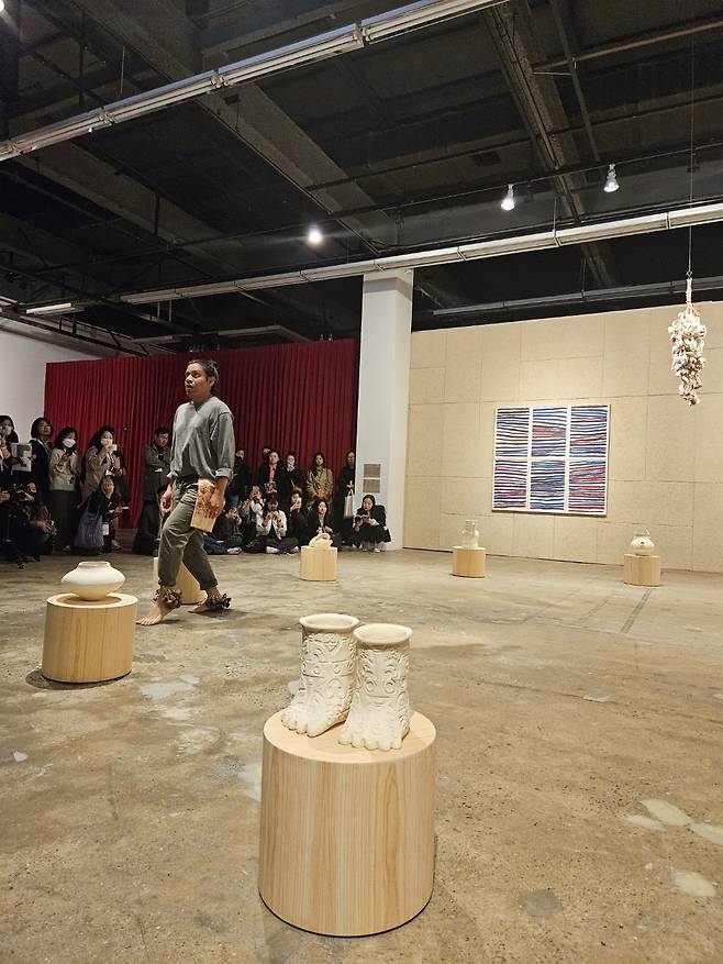 Mexican artist Noe Martinez performs Wednesday during a press preview session for the 14th Gwangju Biennale at the Gwangju Biennale Exhibition Hall (Park Yuna/The Korea Herald)