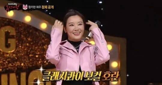 9일 저녁 <문화방송>(MBC) 예능 프로그램 ‘복면가왕’에 출연한 가수 ‘호란’. 방송화면 갈무리