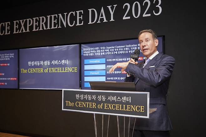 Ulf Ausprung, CEO of Han Sung Motor, speaks to reporters at the Seongdong Service Center in Seoul on Thursday. (Han Sung Motor)