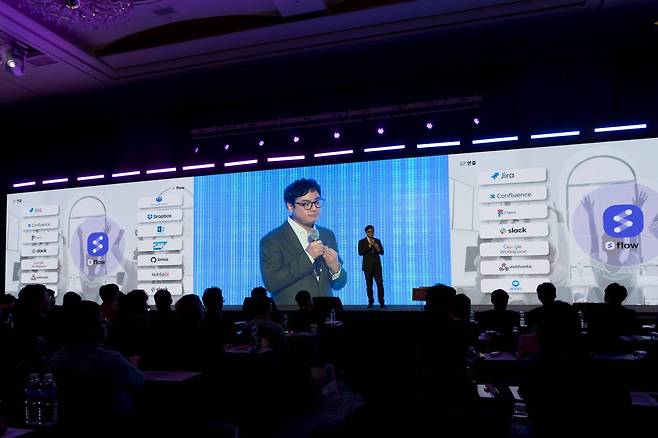 이학준 대표는 플로우에 여러 산업용 소프트웨어를 연결하겠다고 했다. 출처=IT동아