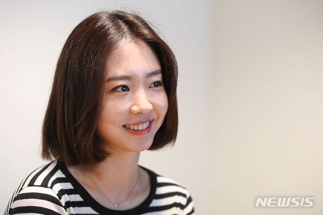 [서울=뉴시스] 권창회 기자 = 스피치 틱톡커 흥버튼이 지난달 29일 서울 강남구 틱톡코리아 사무실에서 뉴시스와 인터뷰 하고 있다. 2023.04.11. kch0523@newsis.com