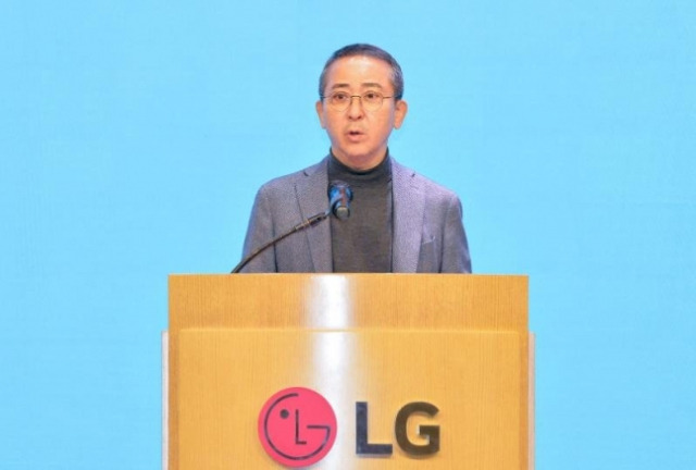 권영수 LG에너지솔루션 부회장이 지난달 24일 서울 영등포구 여의도 LG트윈타워에서 열린 LG에너지솔루션 제3기 정기주주총회에서 인사말을 하고 있다. 사진제공=LG에너지솔루션