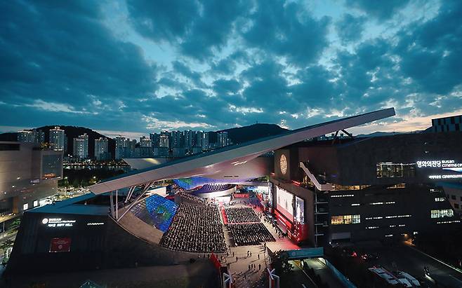 이번 내수활성화 대책에는 지자체나 민간에서 진행해오던 연례행사들이 대거 포함돼 있다.[사진=뉴시스]