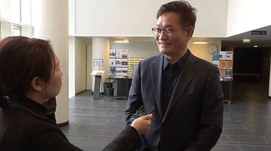 사진 = 현지시간 12일 프랑스 파리 13구 동양언어문명국가연구소에서 강연 뒤 채널A와 만난 송영길 전 더불어민주당 대표(김성재 VJ 촬영)