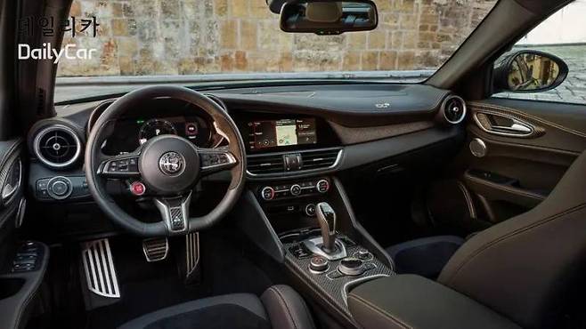 알파로메오, 줄리아 콰드리폴리오 100 애니버사리오