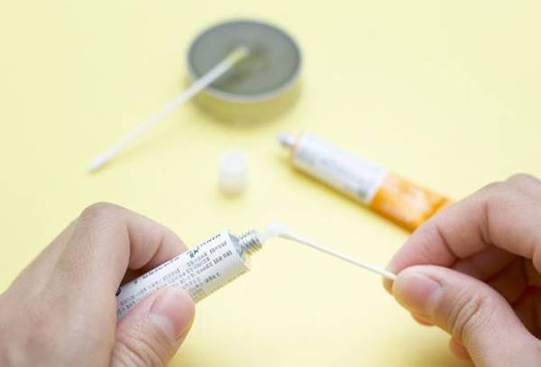 2차 감염의 우려가 있을 때는 후시딘을 바르고, 비교적 감염 위험이 적을 때는 마데카솔을 바르는 게 좋다./사진=헬스조선DB