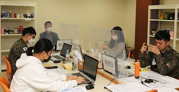 국군복지단은 공정하고 엄격한 절차를 거쳐 군마트 판매제품을 입찰, 심의한다고 밝혔다. /국방부