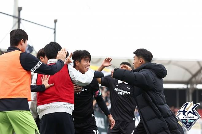 [서울=뉴시스]프로축구 K리그2 성남 정한민 선제골. (사진=프로축구연맹 제공)