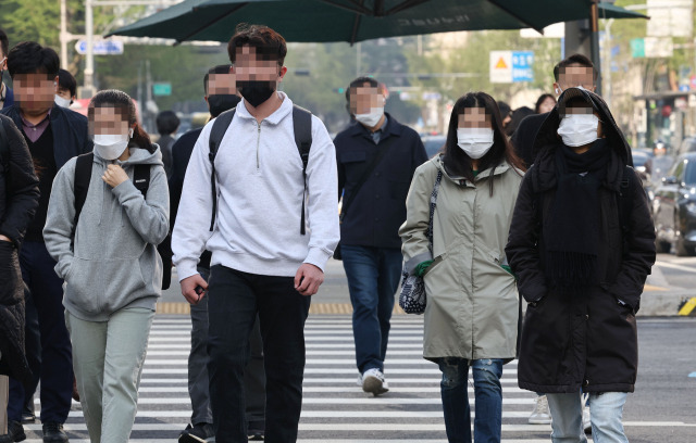 ▲ 시민들이 이동하고 있다. ⓒ연합뉴스