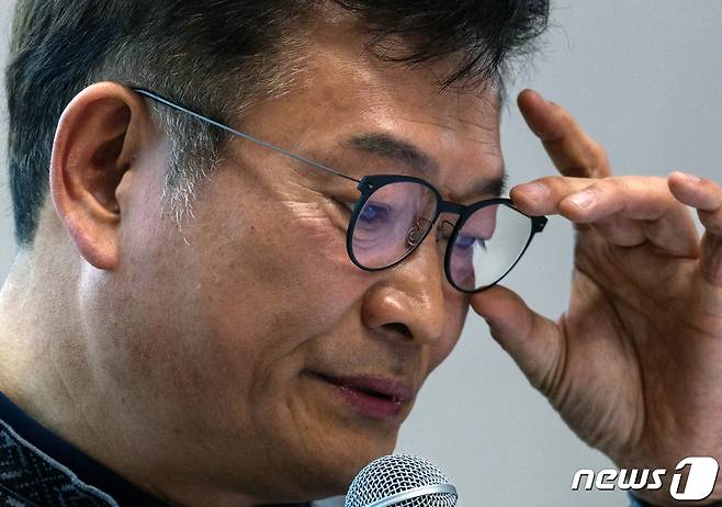 송영길 전 민주당 대표가 13일 파리정치대학에서 열린 ‘한국 전쟁과 우크라이나 전쟁의 유사성’ 특강에서 학생들의 질문을 듣고 있다. 2023.4.14/뉴스1 ⓒ News1 이준성 기자