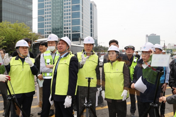 지난 17일 염곡동서지하차도 현장방문을 실시한 서울시의회 도시안전건설위원회(위원장 송도호)