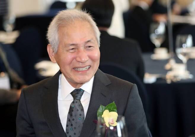 안성기 배우가 19일 오후 서울 중구 태평로 한국프레스센터에서 열린 제4회 4.19 민주평화상 시상식에 수상자 자격으로 참석했다. [사진=뉴스1]