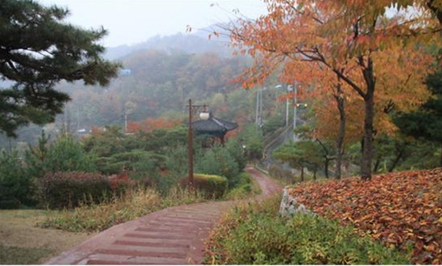 ▲인왕산 자락에는 조선시대의 유서 깊은 유적들이 즐비하게 숨어 있다.Ⓒ한국관광공사