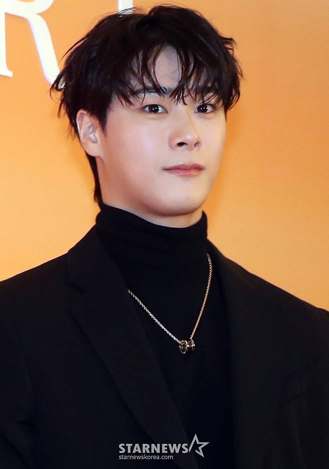 The group Billy, who belonged to Moon Sua, the sister of Astro member Moon Bin, who suddenly died, was able to Void the Calendar this week.Billys agency Mystic Entertainment said in an official fan caf on the 20th, Calendar, which was scheduled for this week, was voidable and postponed. Calendar, a fan signing ceremony, will be re-asakusa Culture Tourist Information Center through a later announcement. We will also give Asakusa Culture Tourist Information Center additional information on specific voidable items.According to the police, Moon Bin was found dead at 8:10 pm in Seoul Gangnam-gu on the 19th. The deceaseds Mortuary was set up at the funeral hall of Seoul Asan Hospital.Police believe the late Moon Bin made an extreme choice and are investigating the exact cause of his death.Moon Bin suddenly left us and became a star in the sky, said Fantagio, a member of the agency. It is incomparable to the sadness of the bereaved families who have left their beloved son and brother, but Astro members who have been together for a long time and our Fantagio fellow artists and employees are deeply saddened by the sadness and shock.Calendar scheduled for this week is voidable and postponed to Asakusa Culture Tourist Information Center.In the case of the fan signing calendar, we will give you the Asakusa Culture Tourist Information Center through further announcements, and the schedule including other broadcasts will be further provided to the Asakusa Culture Tourist Information Center for specific voidable matters.I ask for your understanding. ⁇  If you need professional help due to difficulties such as depression, you can get 24-hour counseling at Suicide Prevention Hotline 1577-0199, Suicide Prevention Call 1393, Hope Call 129, Life Call 1588-9191, Youth Call 1388.