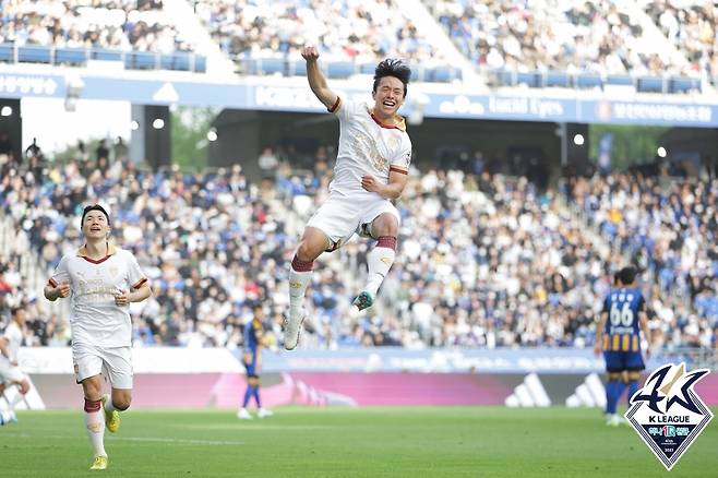 골세리머니를 펼치는 포항 스틸러스 고영준 [한국프로축구연맹 제공. 재판매 및 DB 금지]