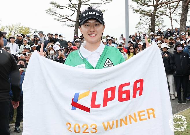 최은우가 23일 경남 김해 가야CC에서 열린 KLPGA 투어 넥센‧세인트나인 마스터즈에서 생애 첫 정규투어 우승을 차지했다. 제공 | KLPGA