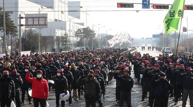 지난해 12월 민주노총 세종충남본부·화물연대의 총파업·총력투쟁 결의대회 [이미지출처=연합뉴스]