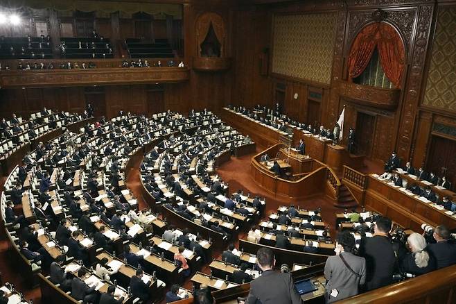 기시다 후미오 일본 총리가 지난 1월 중의원에서 열린 국회에서 연설하고 있다. 뉴시스