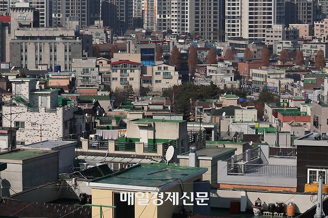 사진은 대규모 전세사기가 벌어진 서울 화곡동의 다세대·연립주택 밀집지역 전경.  <이충우 기자>