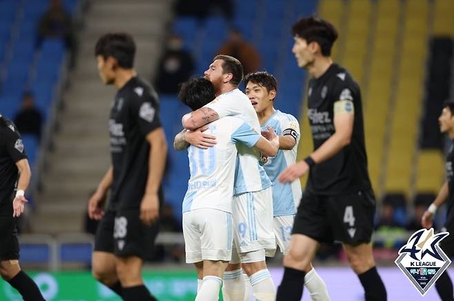 [인천=뉴시스]K리그1 울산 마틴 아담 시즌 첫 골. (사진=프로축구연맹 제공)