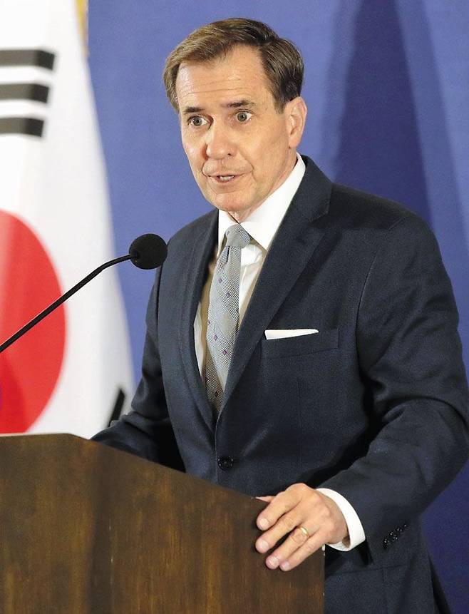 존 커비 미 백악관 국가안보회의(NSC) 전략소통조정관이 25일(현지 시각) 워싱턴 DC의 한국 기자단 프레스센터에서 브리핑을 하고 있다. /연합뉴스