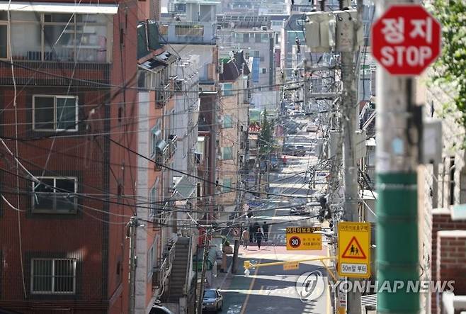 전국에서 전세사기 피해 사례가 속출하고 있는 가운데 19일 오후 서울 강서구 화곡동 빌라 밀집 지역의 모습. 사진=연합뉴스