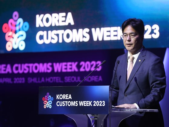 윤태식 관세청장이 26일 오후 서울 중구 신라호텔에서 열린 코리아 커스텀즈 위크(Korea Customs Week) 개회식에서 개회사를 하고 있다. 뉴스1