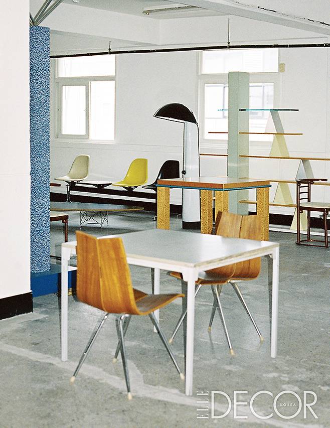 성수동에 자리한 이아영 · 김성민 대표의 수장고에는 귀한 디자인 피스들이 보관돼 있다.