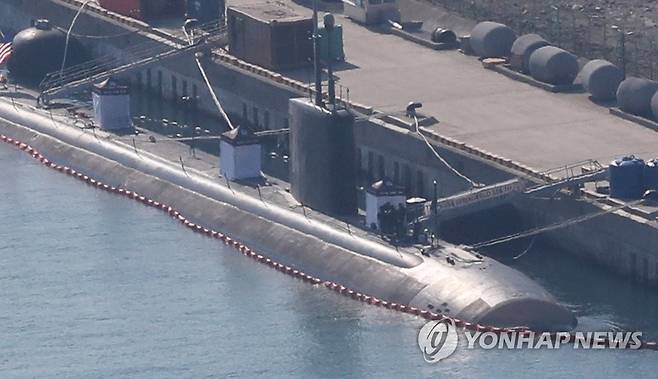 2월 26일 해군작전사령부 부산기지에서 미 핵추진 공격잠수함 스프링필드(SSN 761·6천t급)이 정박한 모습 [연합뉴스 자료사진]