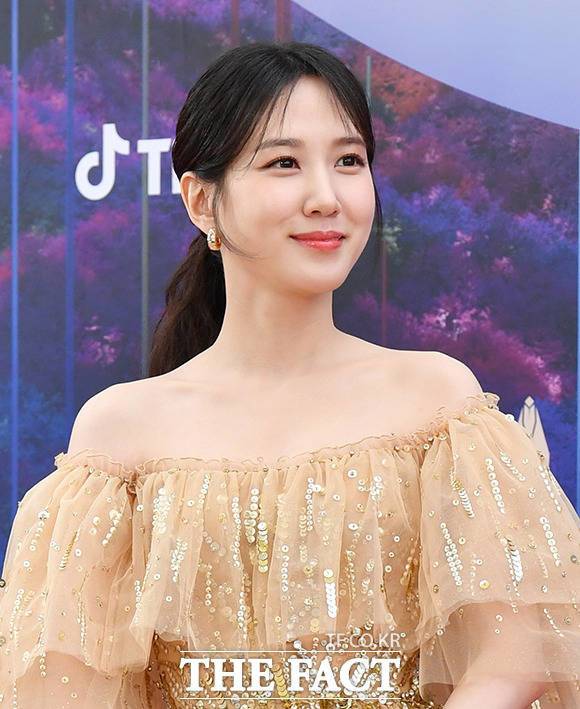 배우 박은빈이 28일 오후 인천 중구 파라다이스시티에서 열린 제59회 백상예술대상에 참석해 레드카펫을 밟고 있다. /박헌우 기자