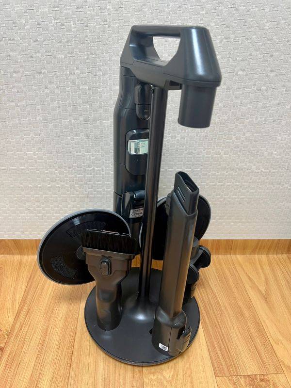 삼성전자 비스포크 제트 AI 2023에는 물걸레 브러시를 포함한 다양한 브러시가 구성돼있다. [사진=한예주 기자]