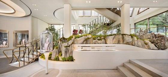 암석으로 표현된 부분은 서울을 둘러싼 7개의 산에서 영감 받았다. [사진 반클리프 앤 아펠]