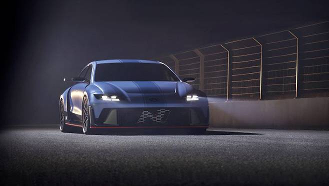 아이오닉6 N의 콘셉트 모델인 RN22e.