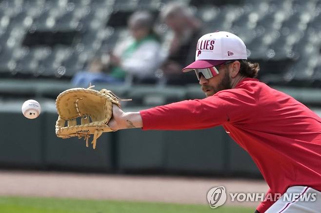 훈련에 참가한 하퍼 [AP=연합뉴스]