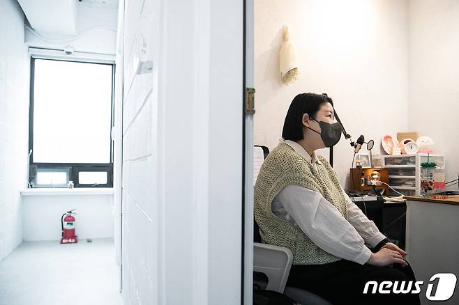 가수 바바라(본명 이혜인)가 지난 4월25일 오후 서울 양천구의 작업실에서 뉴스1과 인터뷰하고 있다. 2023.4.25/뉴스1 ⓒ News1 이승배 기자