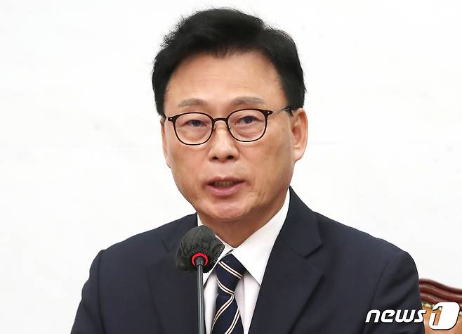 박광온 더불어민주당 원내대표가 3일 오전 서울 여의도 국회에서 열린 최고위원회의에서 모두발언을 하고 있다. 2023.5.3/뉴스1 ⓒ News1 임세영 기자