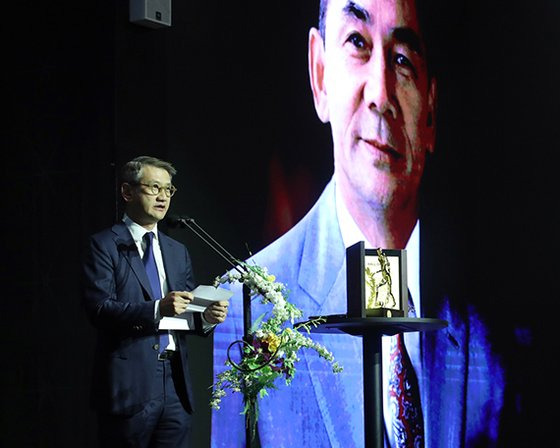 2일 헌액식에서 고 박태준 포스코 명예회장의 아들 박성빈씨가 소감을 말하고 있다. [연합뉴스]