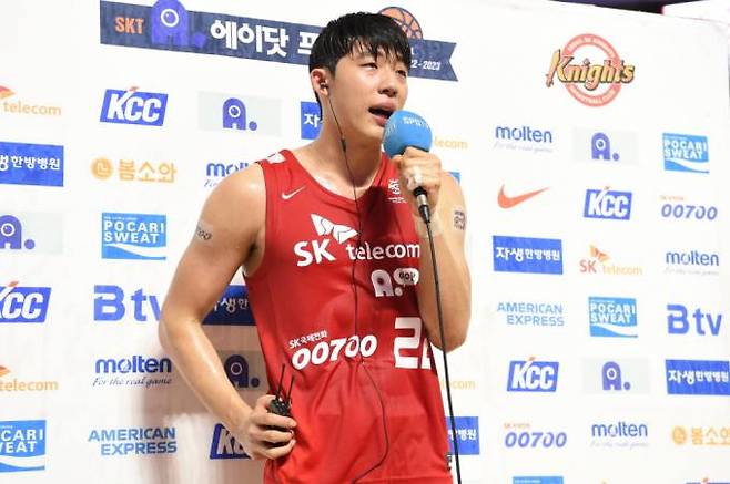 경기가 끝나고 인터뷰하는 오재현.   한국농구연맹(KBL)