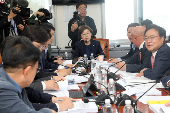 1일 오후 서울 여의도 국회에서 ‘전세 사기 피해 지원 특별법’ 제정안을 심사하기 위한 국토교통위원회 국토법안심사소위원회가 열리고 있다. 2023.5.1 뉴스1