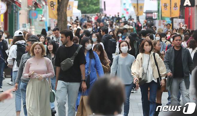 사진은 지난달 28일 명동거리 모습. 2023.4.28/뉴스1 ⓒ News1