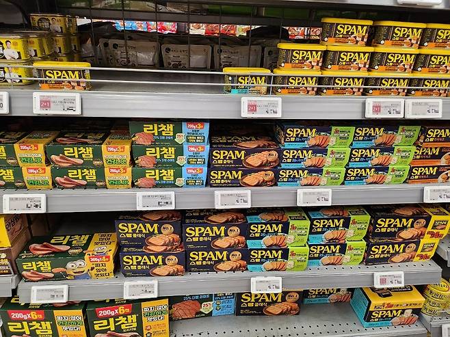한 대형마트의 캔햄 코너/사진=김아름 기자 armijjang@