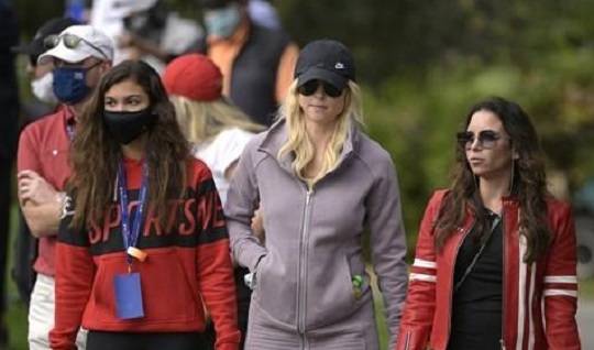 타이거 우즈의 딸 샘, 전처 노르데그렌, 우즈의 전 애인 에리카 허먼(왼쪽부터). AP연합뉴스