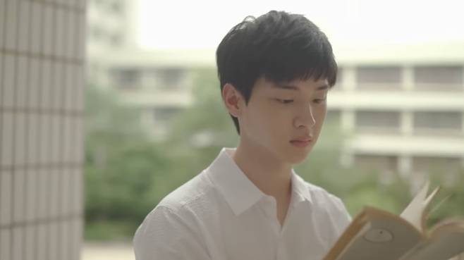 ▲ 출처| 볼빨간 사춘기 '우주를 줄게' 뮤직비디오 캡처.