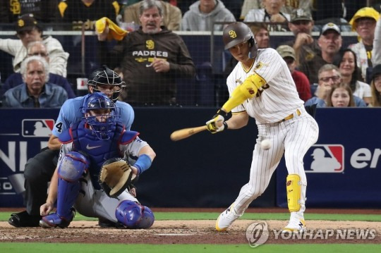 지난해 NLDS에서 맞붙은 다저스전에서 활약 중인 김하성(오른쪽) [AFP/게티이미지=연합뉴스]