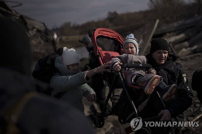 우크라이나 피란민  [AP 연합뉴스 자료사진. 재판매 및 DB 금지]