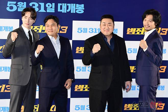 영화 '범죄도시3' 제작보고회에 참석한 배우 이준혁, 이상용 감독, 배우 마동석, 아오키 무네타카. ⓒ이혜영 기자 lhy@hankooki.com